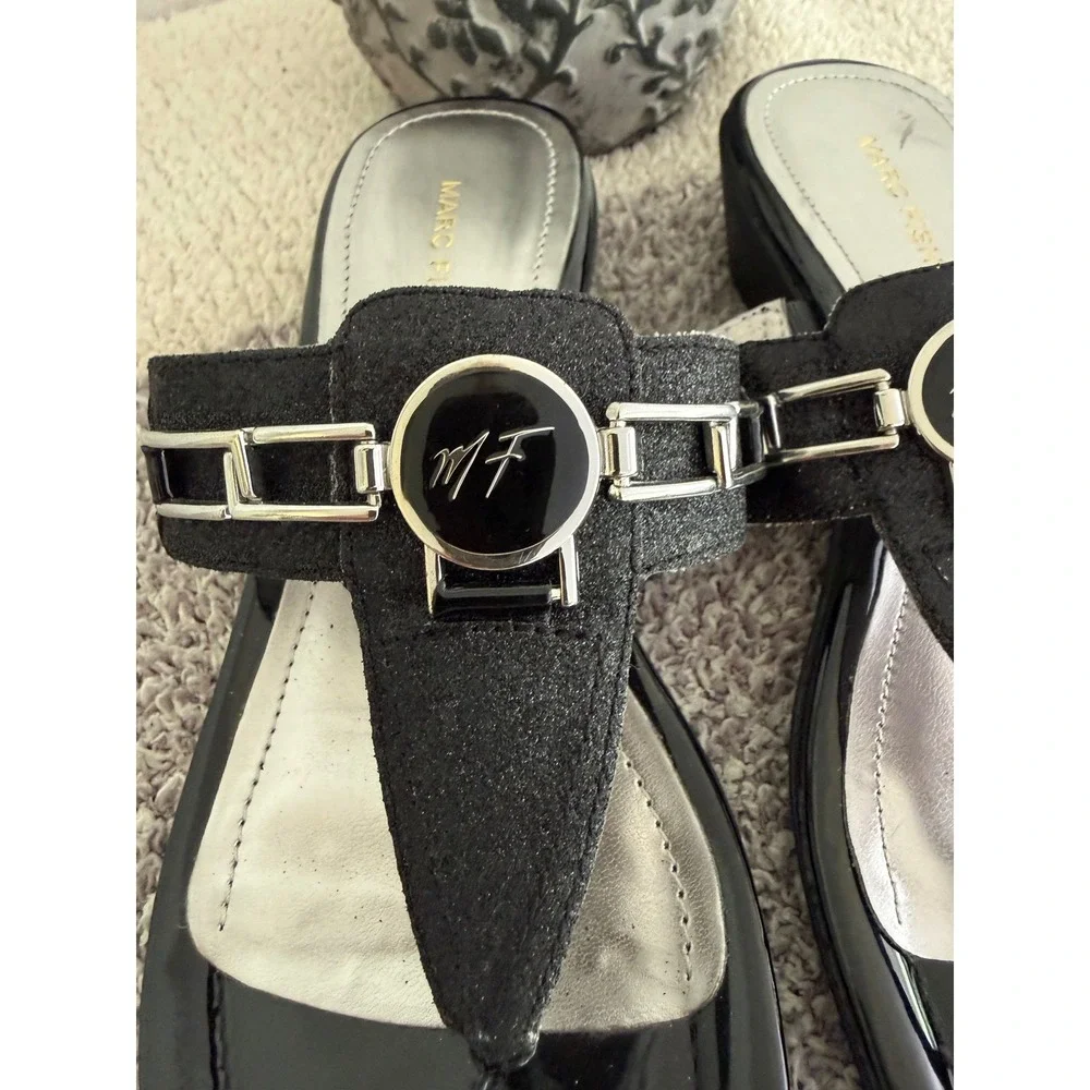 Marc Fisher Wedge Sandals Womens 8.5M Black Excellent Glitter Logo Thong Sliders
